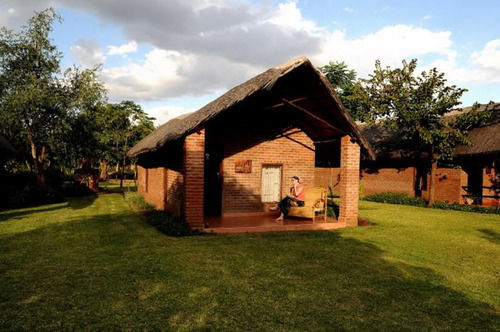 Barefoot Safari Lodge Лилонгве Екстериор снимка