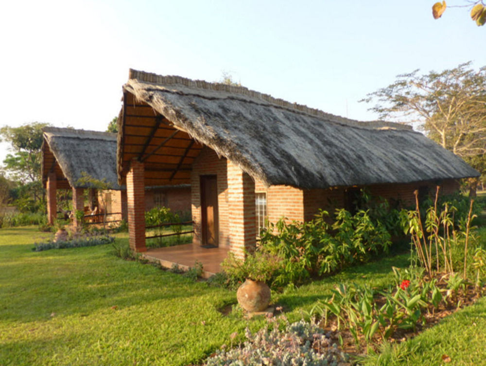 Barefoot Safari Lodge Лилонгве Екстериор снимка